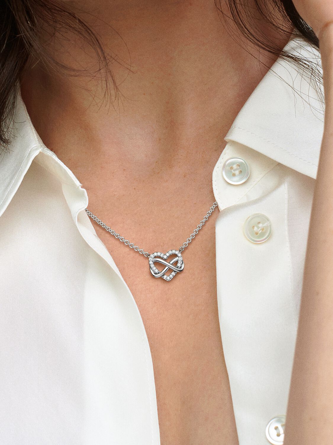 Sparkling Infinity Heart Collier Necklace